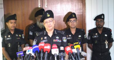 র‌্যাব-১২ এর পৃথক ২ টি অভিযানে সিরাজগঞ্জ থেকে ১৩ লক্ষ ১৫ হাজার ৭০০ টাকার জাল নোটসহ ২ জন এবং মাদকদ্রব্যসহ ৩ জন গ্রেফতার