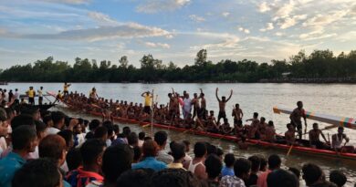 রায়গঞ্জে ঐতিহ্যবাহী নৌকা বাইচ, ফুলজোড়ের দুই পাড়ে জনস্রোত, বিজয়ী আল-মদিনা